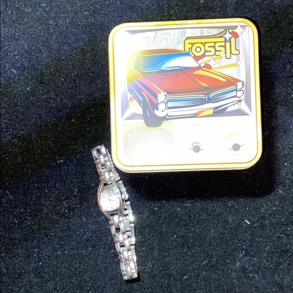 Silver fossil watch - Picture 2 of 5